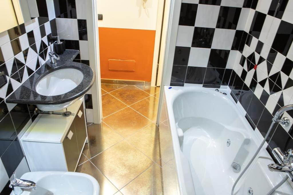 Comfortable Flat In Porta Romana Milan Exterior photo
