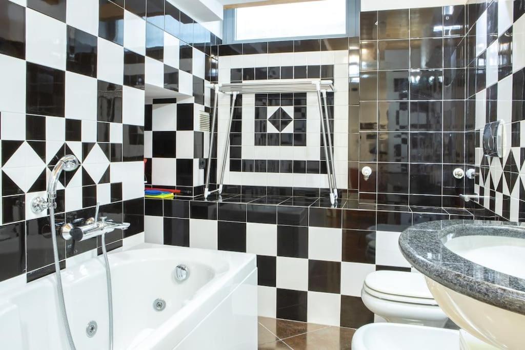 Comfortable Flat In Porta Romana Milan Exterior photo